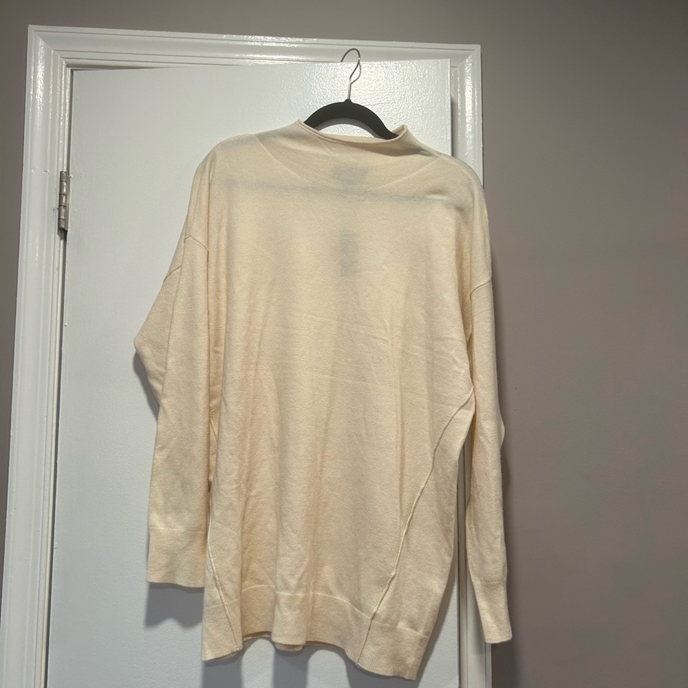 Express medium mockneck oversized cream sweater NWT (fits like a large size)